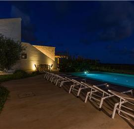 4 bedroom villa with infinity pool, Alcamo, sleeps 6-8
